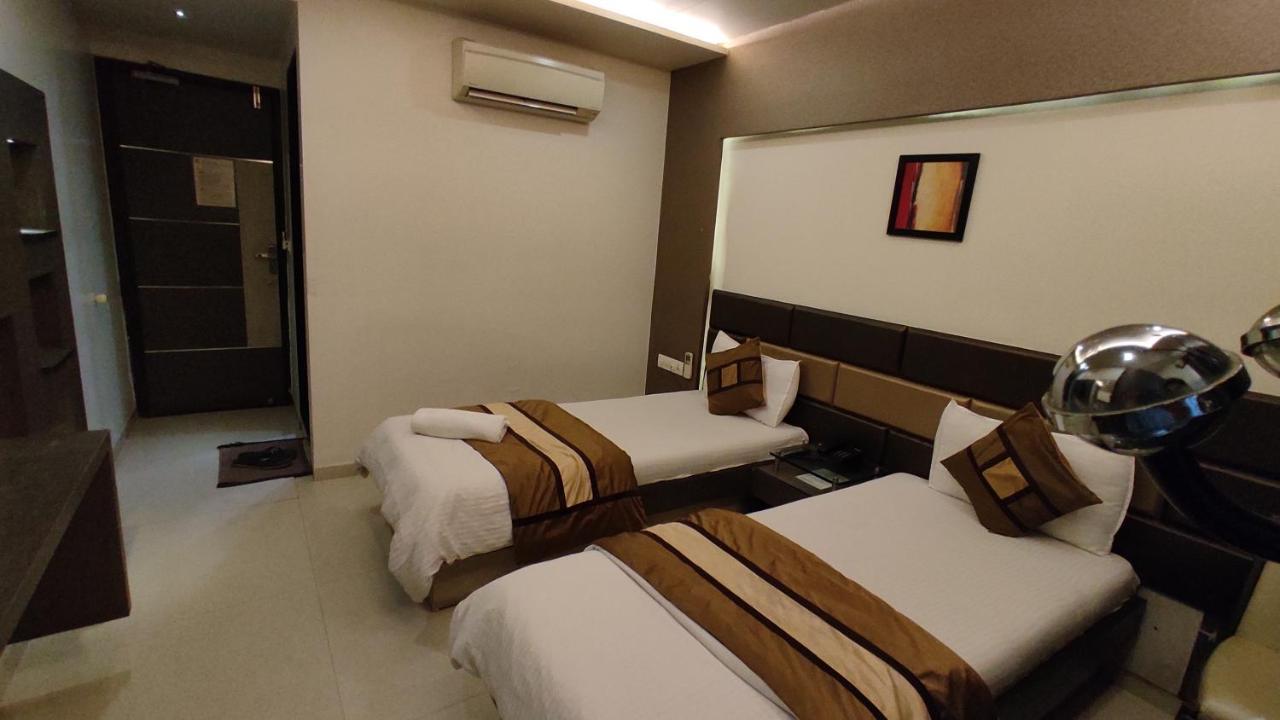 Hotel Flair Inn Ahmedabad Exterior photo