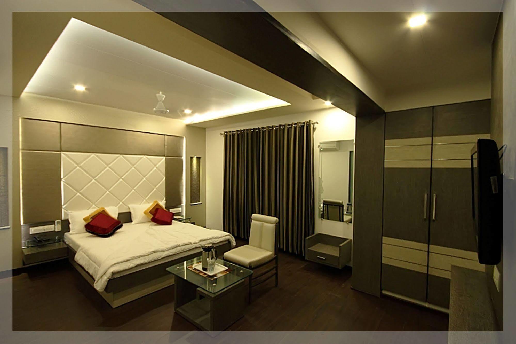 Hotel Flair Inn Ahmedabad Exterior photo